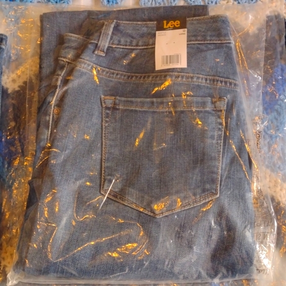 😲 WOWZ‼️ Discounted Shipping‼️ Bundle Women's Lee Jeans‼️ - Picture 3 of 3